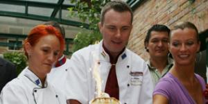 2009-ben Pándi meggytortával ünnepeljük augusztus 20-át, az Ország Születésnapját