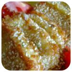 Bazsalikomos -szezámmagos mozzarellakorongok