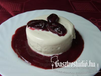 Panna cotta szilva mártással recept fotója