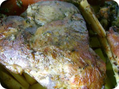 Rozmaringos báránycomb római tálban recept fotója