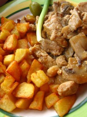 Gombás aprópecsenye sült burgonyával (a brassói aprópecsenye nyomán) recept fotója