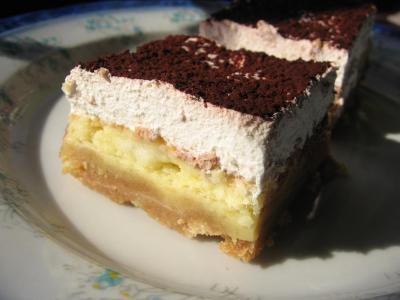 Tejszínhabos tiramisu szelet recept fotója