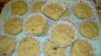 Egyszerű muffin csoki darabokkal recept fotója