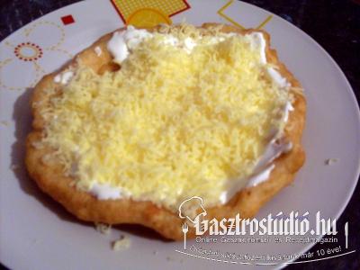 Burgonyás lángos recept fotója