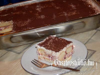 Gesztenyés-meggyes tiramisu recept fotója